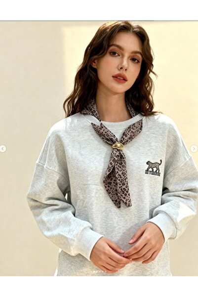 Moonshe Women's Oversized Sweatshirt Scarf Detailed Leopard Embroidered 3-Thread Winter