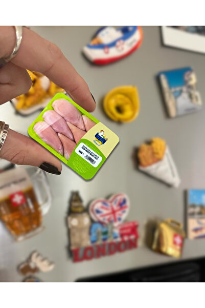 Magnet مغناطيس ثلاجة تذكاري صدور دجاج رضوى – تصميم مميز مستوحى من عبوة رضوى الشهيرة