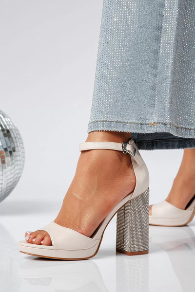 Zaira Γυναικεία μπεζ σανδάλια με τακούνι από οικολογικό δέρμα Evelyn #22106