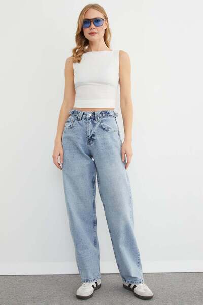 Fulla Moda Baggy Jeans with Belted Waist and Zipper