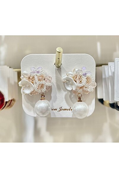 GLOW ACCESSORIES BAE أقراط VIP بتصميم زهرة اللؤلؤ
