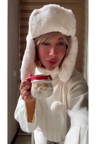 FUNDA AKIN Mi Luz Accessory Women's Pompom Fur Earflap Plush Hat Beanie Ecru