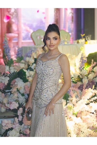 Rahibhdresses فستان سهرة فخم بلون بيج/ذهبي فاتح بتصميم كلاسيكي وراقي