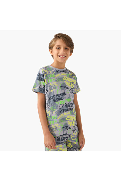 Juniors تي شيرت بطبعة جرافيتي بأكمام قصيرة