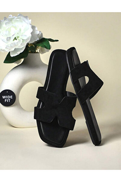 Sheya Shein flip-flops, black