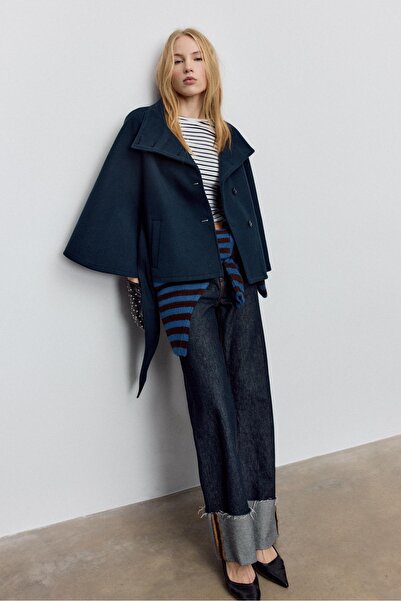 Stradivarius Yumuşak dokulu pelerin ceket