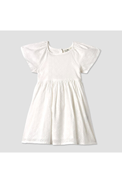 Juniors فستان واسع من الأسفل بياقة دائرية وأكمام قصيرة وتفاصيل مقصوصة