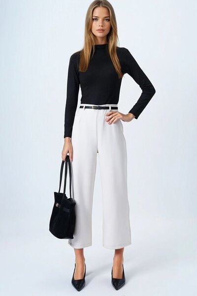 Trend Alaçatı Stili Bluză simplă din bumbac și material elastic pentru femei, neagră , cu guler ridicat înalt, Vs00848