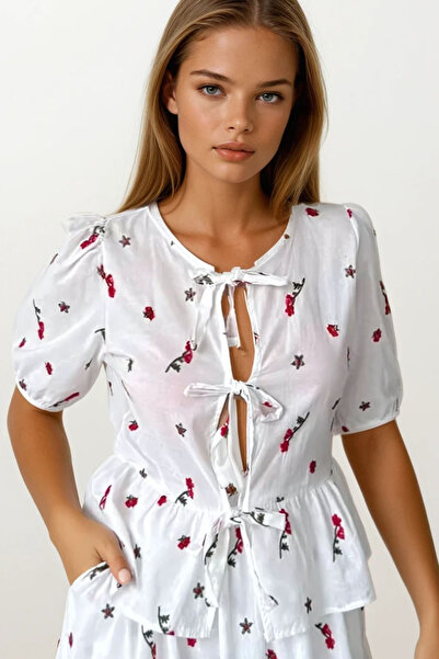 Trend Alaçatı Stili Γυναικεία Κόκκινη Μπλούζα με Λαστιχένια Μανίκια με Κέντημα Λουλούδι Vs00168