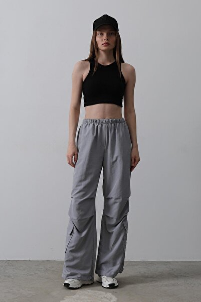 Trend Alaçatı Stili Women's Anthracite Elastic Waist Parachute Cargo Pants Vs00517