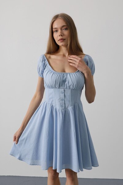 Trend Alaçatı Stili فستان نسائي قصير باللون الأزرق الفاتح مع مشد خصر Vs00549