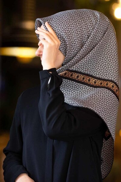 Vissona % 57 İPEK % 43 VİSKON Twill İpek Geometrik Desenli Siyah - Krem Renkl...