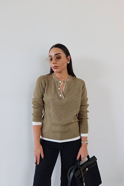 Özge Özgenç Hakim Collar Buttoned Two-Color Knitwear