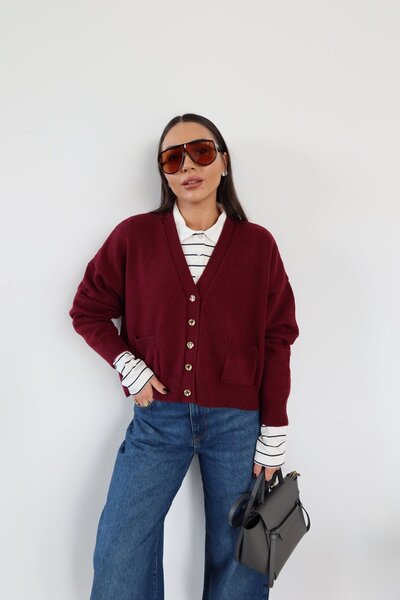 Özge Özgenç V-Neck Gold Buttoned Double Pocket Cardigan