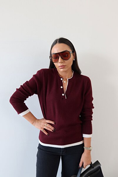 Özge Özgenç Hakim Collar Buttoned Two-Color Knitwear