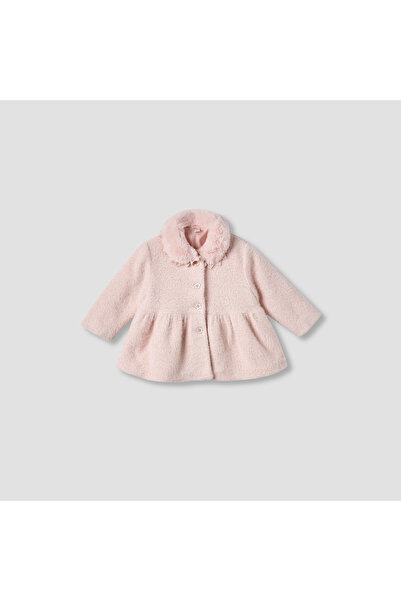 giggles معطف بياقة من الفرو الصناعي وتفاصيل فيونكة