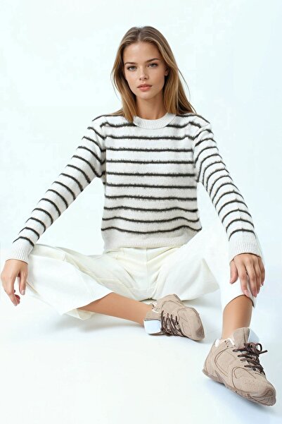 Trend Alaçatı Stili Kadın Yeşil Çizgili Tüylü Dokulu Bisiklet Yaka Triko Kaza...