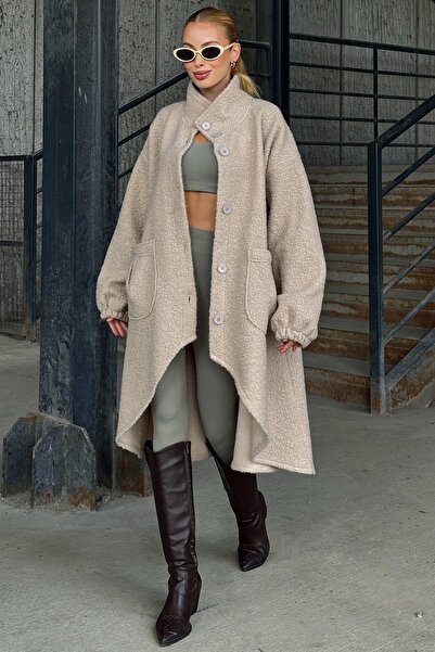 Trend Alaçatı Stili Kadın Bej Çift Cepli Asimetrik Kesim Düğme Kapamalı Astarsız Kaban VS01285