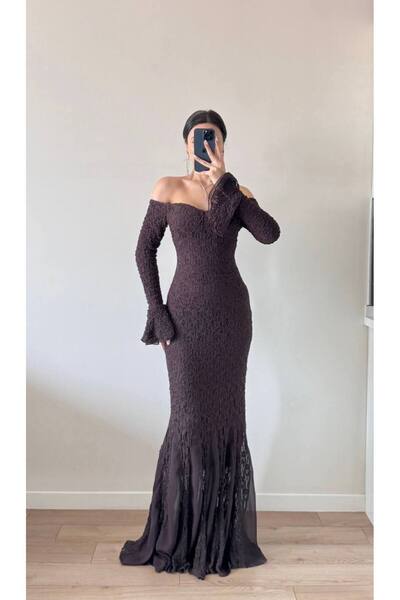 LOCH BUTİK فستان ماكسي من الدانتيل مع تنورة بنية وتفاصيل من الشيفون للنساء