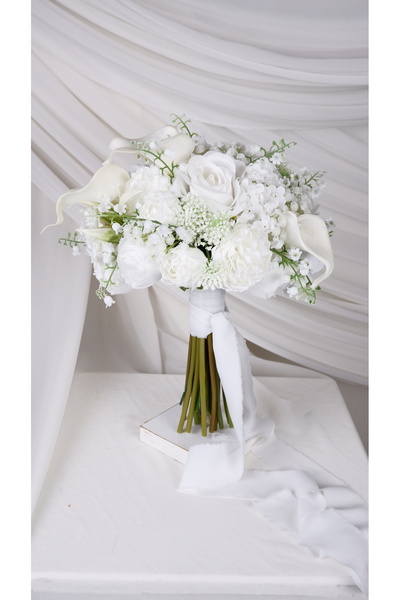 Buketlife beyaz galalı müge çiçekli beyaz gelinbuketi gelinçiçeği