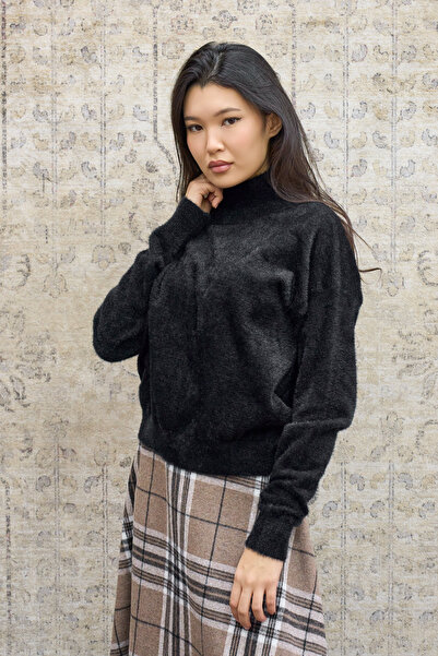 KÜÇÜĞÜM BUTİK Black Turtleneck Furry Sweater