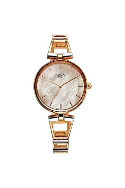 Titan ساعة راجا أسيند 2747KM01 النسائية - مينا من عرق اللؤلؤ الأبيض، سوار معد...