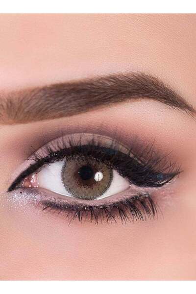 Anastasia عدسات لاصقة لمدة 6 أشهر - الولايات المتحدة الأمريكية، نيويورك، أوليفا