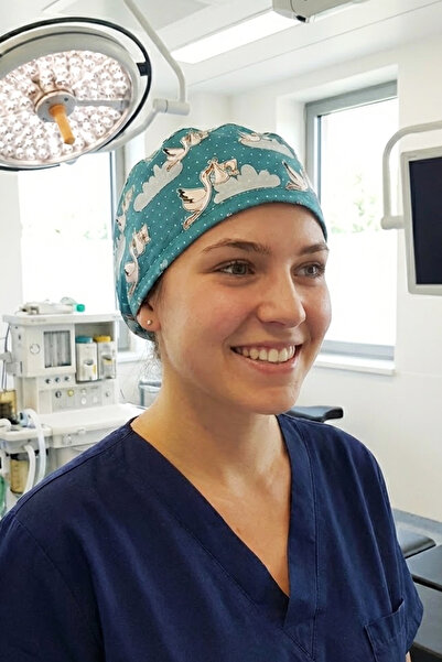 Lion Üniforma Leylek Desenli Cerrahi Bone Unisex – Likralı Doktor Hemşire Bonesi