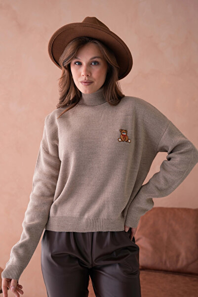 Park Karon Women's Turtleneck Embroidery Detail Soft Textured Basic Knitwear Sweater 214430