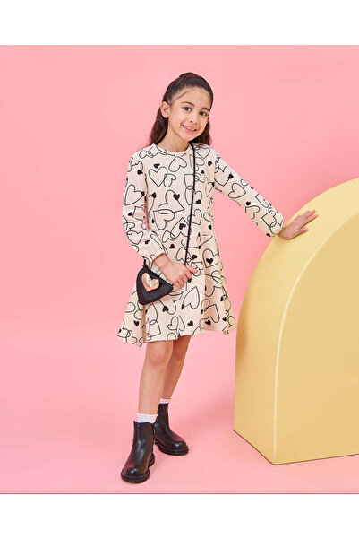 REDTAG فستان بناتي بنقشة قلوب عاجية مع حقيبة كتف (قطعتان)