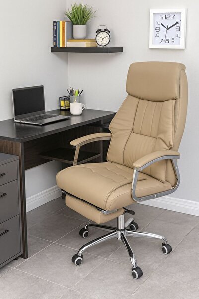 DEC59 Luxury leather office chair with a very comfortable seat