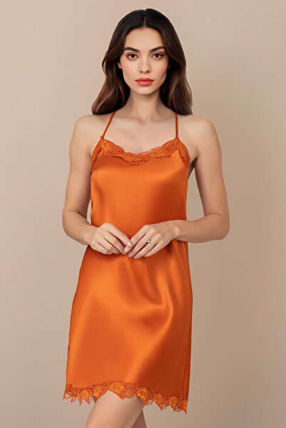 Nurteks Intimo Donna Sindy lace-trimmed silky satin chic nightgown