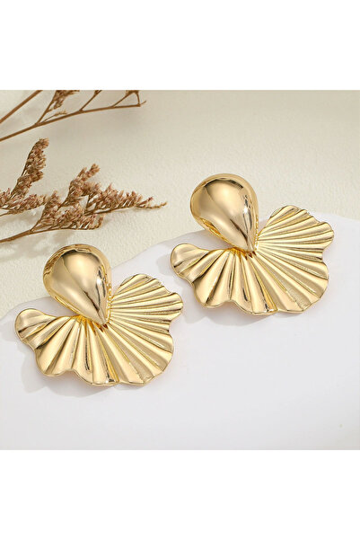 Choice أقراط مرصعة باللؤلؤ بلون ذهبي، أقراط مرصعة غير منتظمة الشكل مصنوعة من ...