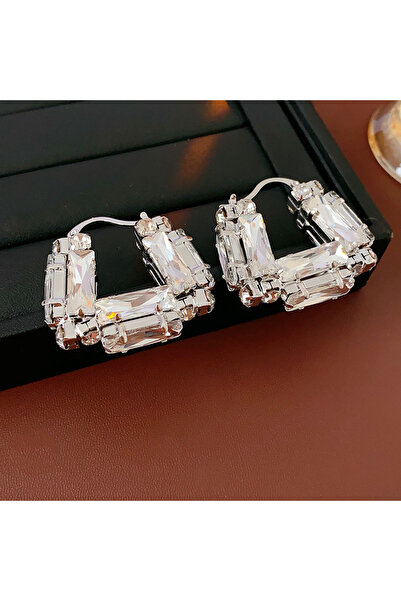 Choice أقراط حلقية بتصميم فريد على شكل حرف U، مرصعة بأحجار الراين اللامعة، بت...