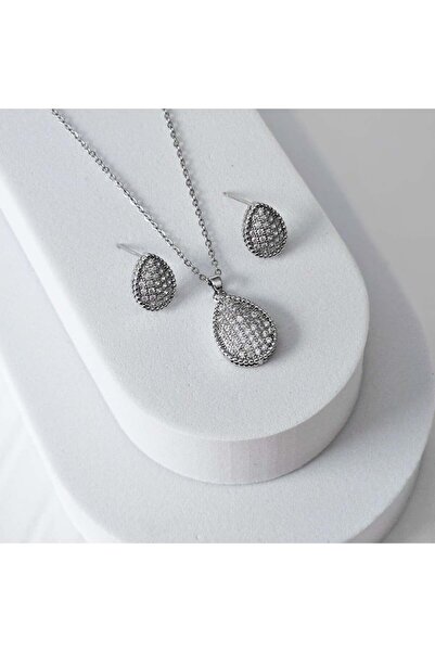 Un طقم اكسسوار زركون ناعم بتصميم قطرة أنيق