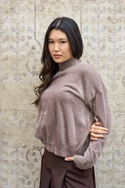 KÜÇÜĞÜM BUTİK Beige Turtleneck Furry Sweater