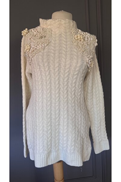 Kübra Tekin İşlemeli Özel Tasarım Krem Kazak