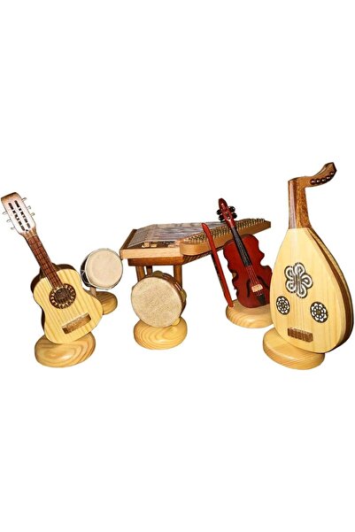 Other تحفة خشبية على شكل آلات موسيقية