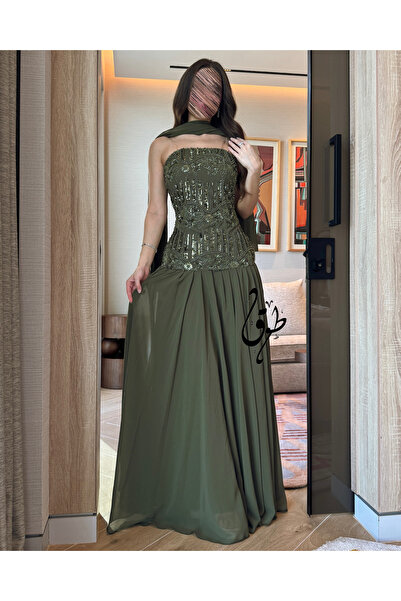 toog فستان سهرة طويل مطرز بقصة أنيقة بلون أخضر داكن