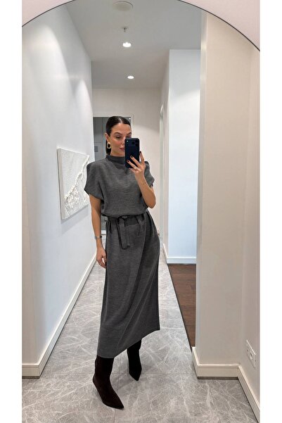 winter club Tricot Midi Dress with Belt