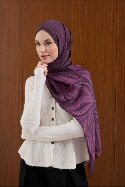 Silk Home شال مصنوع من مزيج الفسكوز بنمط أرضي وردي اللون مع نمط أرجواني وتصمي...