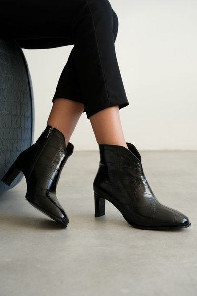 CİMİLİ SHOES Women's Black Boots with Side Zipper and Stylish Heel