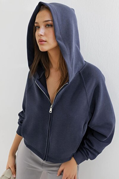 Hiccup BUSEM Mobile Подробно описание на яке с качулка и цип