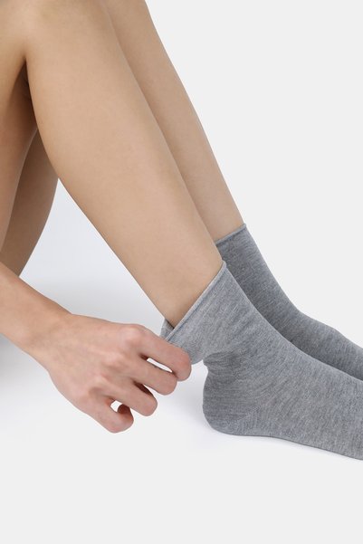ERENART Bamboo Women's Elastic-Free Gray Socket Stitch-Free Premium Socks 3-Pack Non-Squeezing Socks Leave No Marks