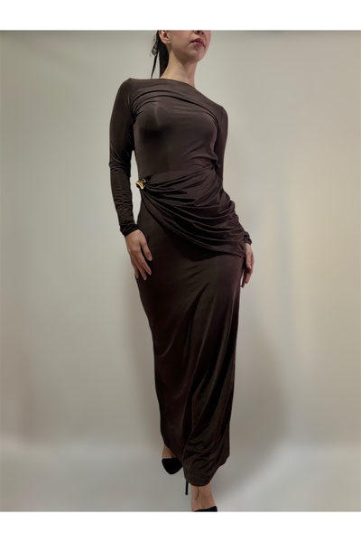 Butik Drapeli Toka Detaylı Sırtı Açık Maxi Elbise
