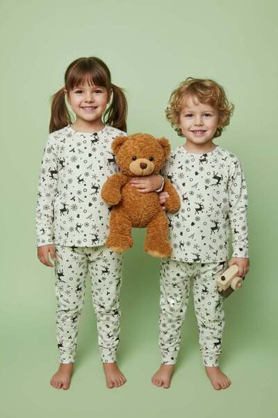 Fulla Moda Kar Tanesi Ve Geyik Desenli Unisex Çocuk Pijama Takımı