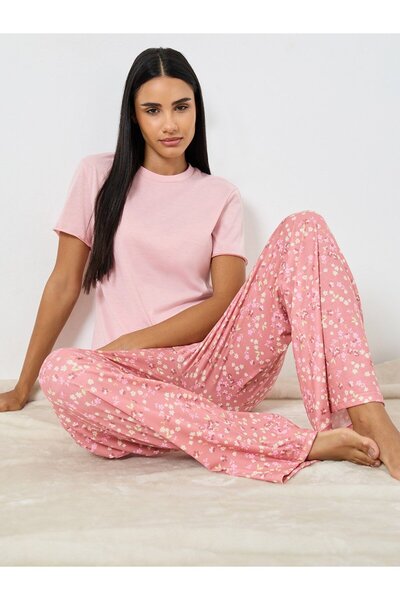 Styli Solid T-Shirt and Floral Pyjama Set