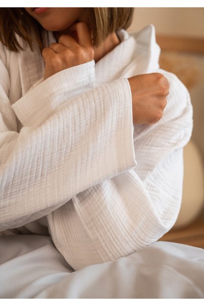 Monolisse 100% Cotton 4 Layer Muslin Unisex Hoodless Bathrobe White S/M