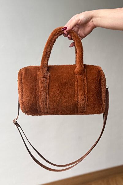 Cappmoda ÇNT-3044 Taba Yumuşak Dokulu Kürklü Uzun Omuz Çantası