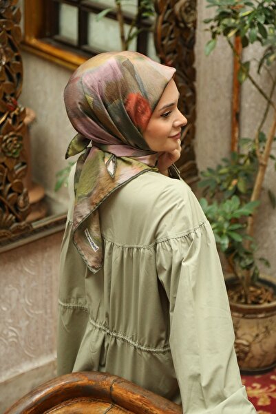 Tesettürnağme وشاح إيكوزين TN2102 بنمط الباتيك 08-أخضر-أرجواني-بني
